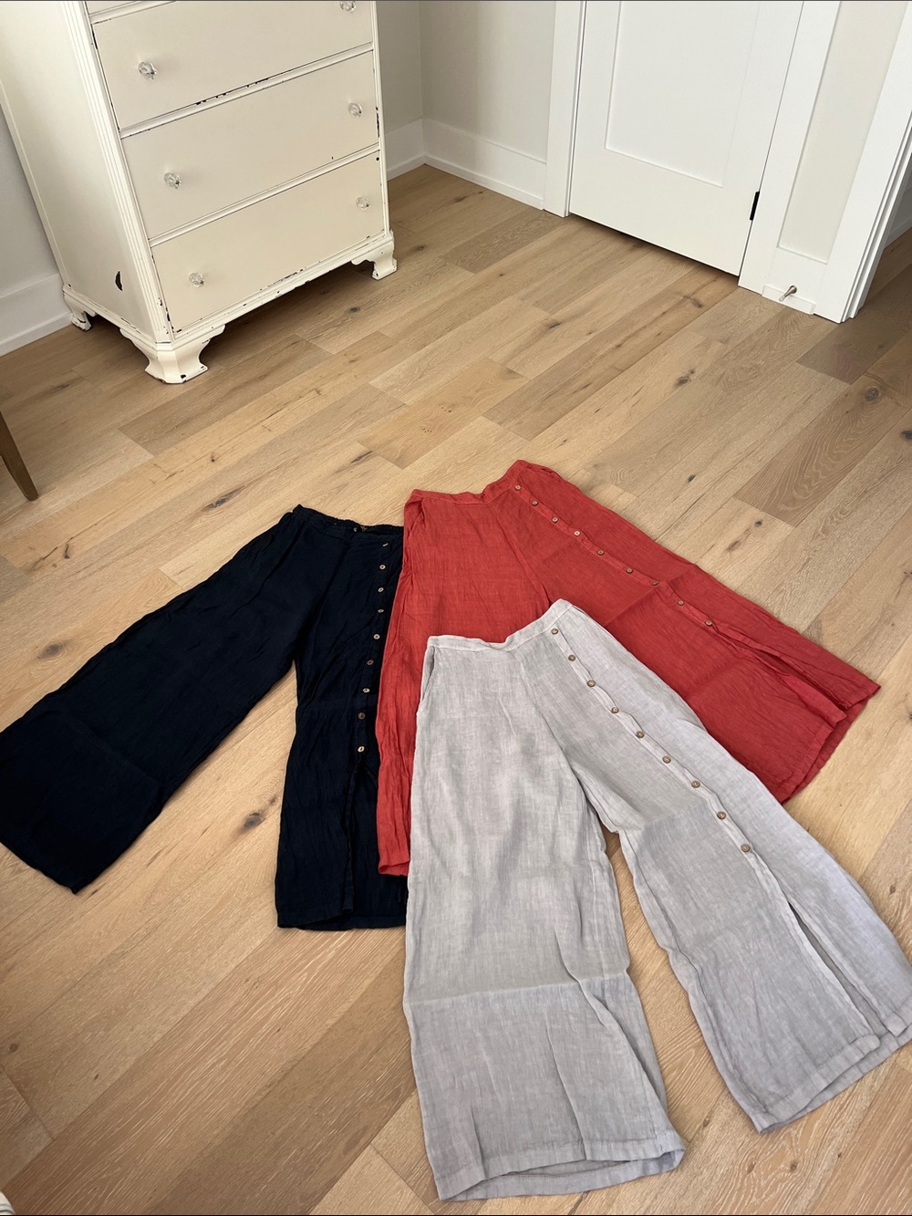 Raymond Capri Wide-Leg Button-Front Linen Pants — Dark Navy, Red & Light Gray